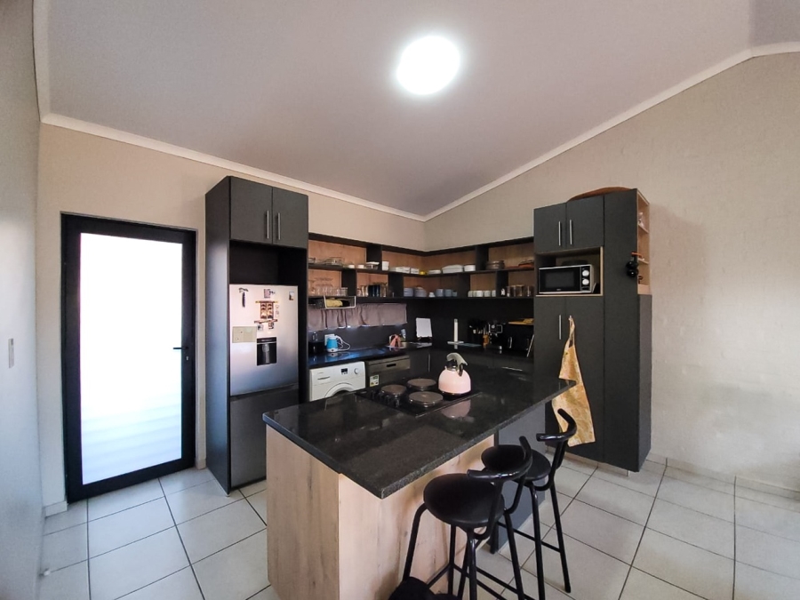 2 Bedroom Property for Sale in Van Der Hoff Park North West
